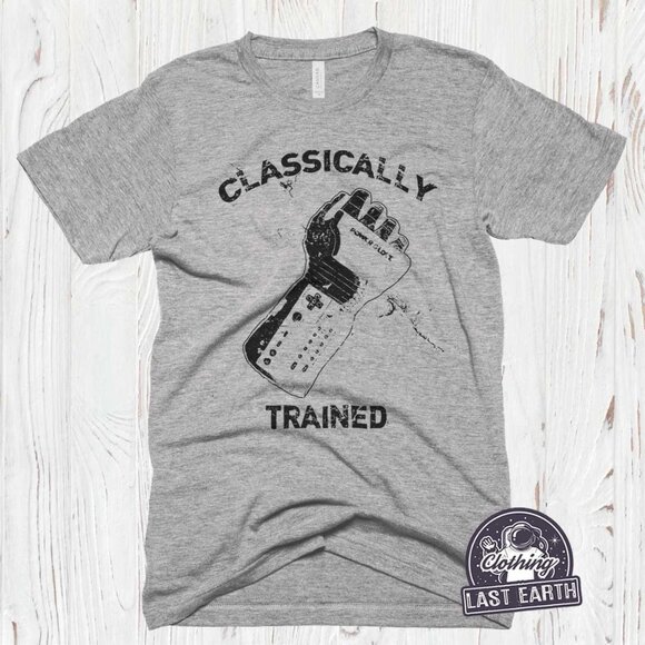 Classically Trained Shirt Funny Vintage Game Shirt Power Glove Nes Shirt - Picture 1 of 2